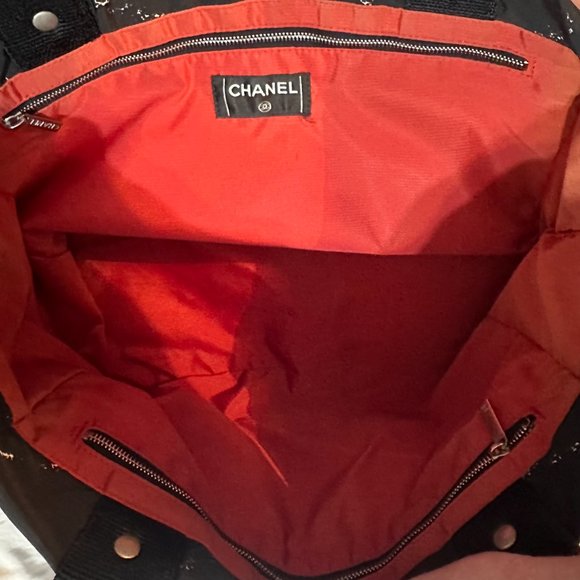 CHANEL Travel Ligne Quilted Nylon Black Tote CC - Picture 5 of 8